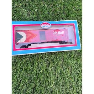 Model Power HO Scale CP Rail Sliding Door Boxcar 9010 Canadian Pacific 59983